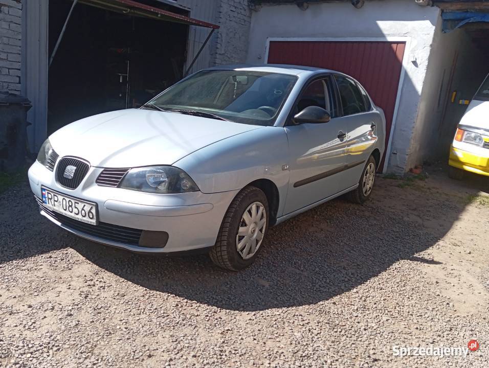 Seat Cordoba 12 benzyna Hatchback sprzedam