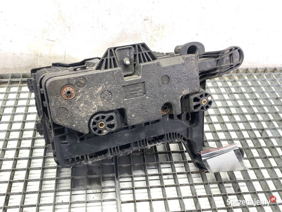 PODSTAWA AKUMULATORA VW PASSAT B7 1K0915325B 20 osobowe