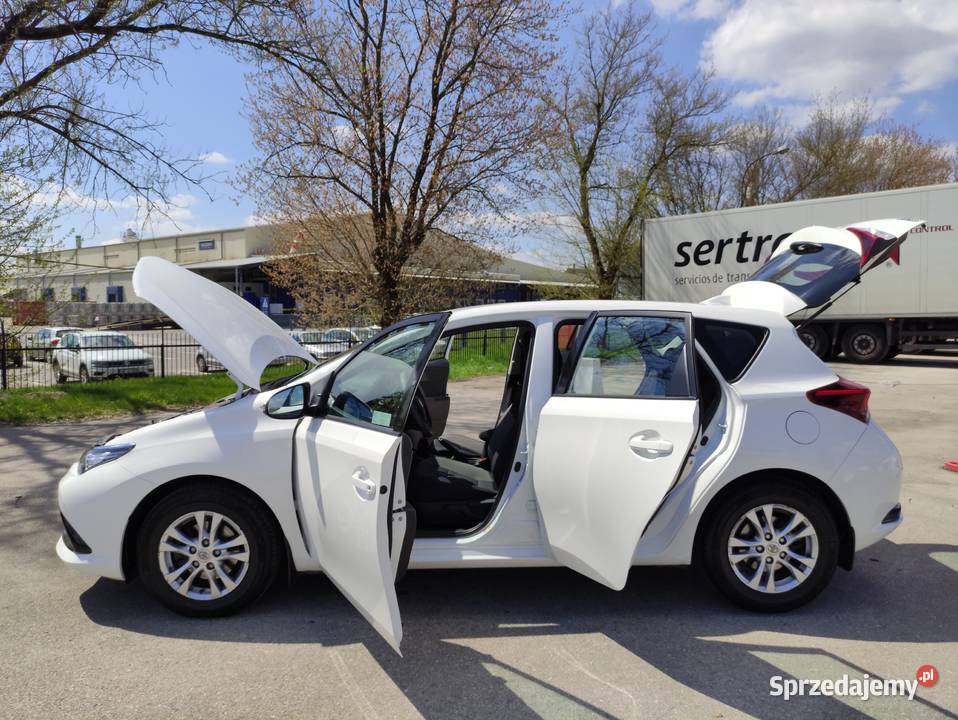 Syndyk sprzeda samochód osobowy Toyota Auris 75 Kielce