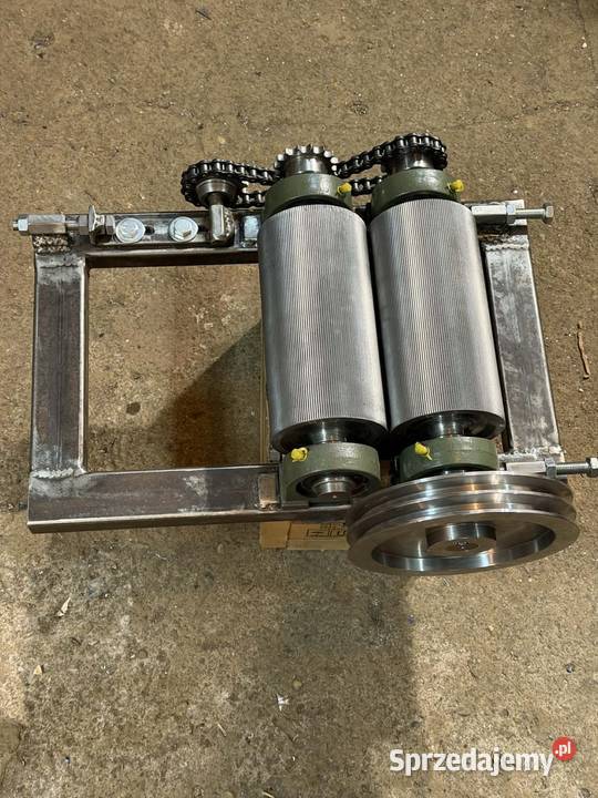 Gniotownik do zboża kukurydzy