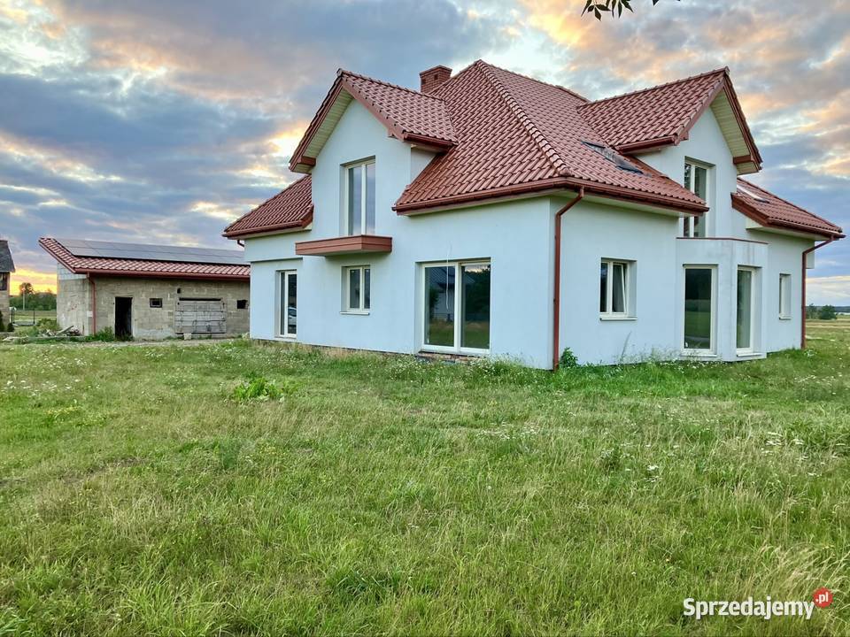 Dom z garażem dwustanowiskowym i budynkiem podlaskie Zambrów