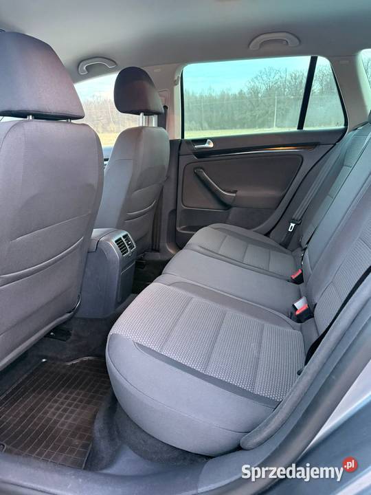 Volkswagen Golf 6 kombi 16 TDI 2010r Aleksandria