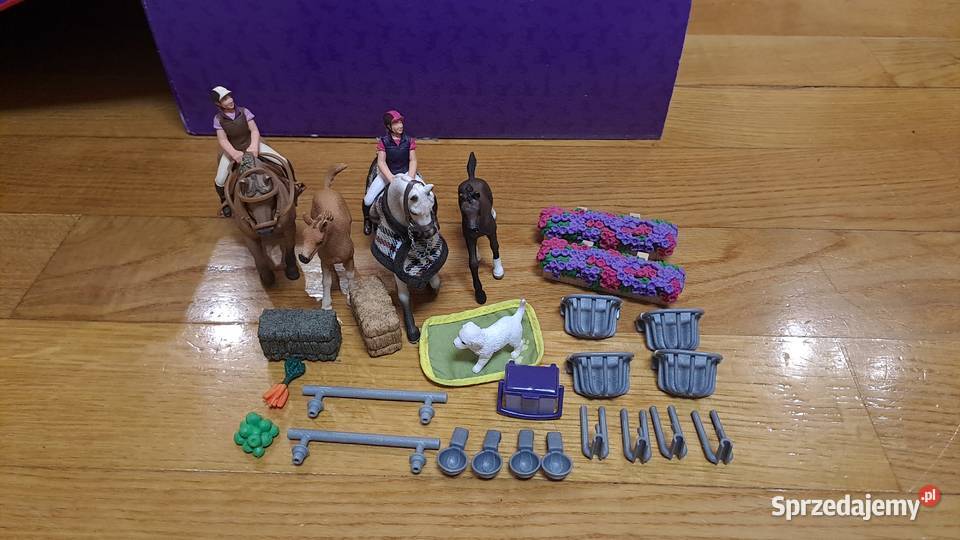 Sprzedam dziecięcą zabawkową stadninę koni Otwock