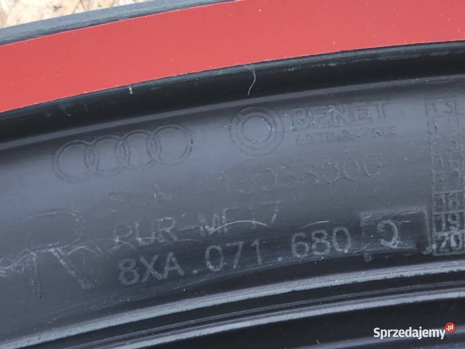 Nakładka Listwa na Błotnik Prawy Przód Audi A1 Pleszew