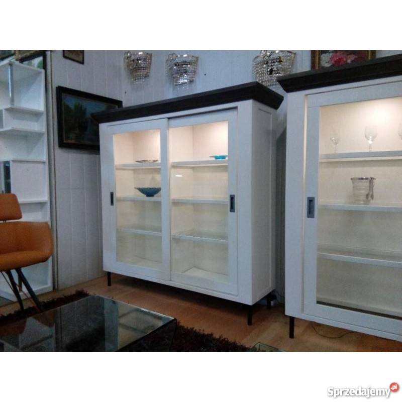 Biała witryna biblioteczka podświetlana Opole