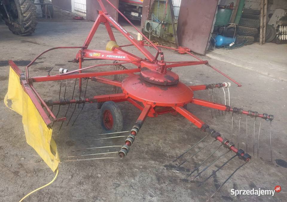 Zgrabiarka karuzelowa Pottinger 301 Pisarzowa