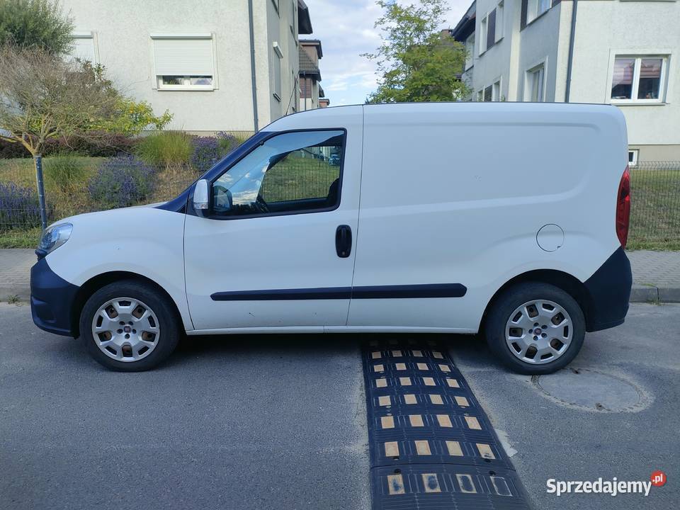 Fiat Doblo Cargo 14 Benzyna 95 2017 97 Faktura Szczecin