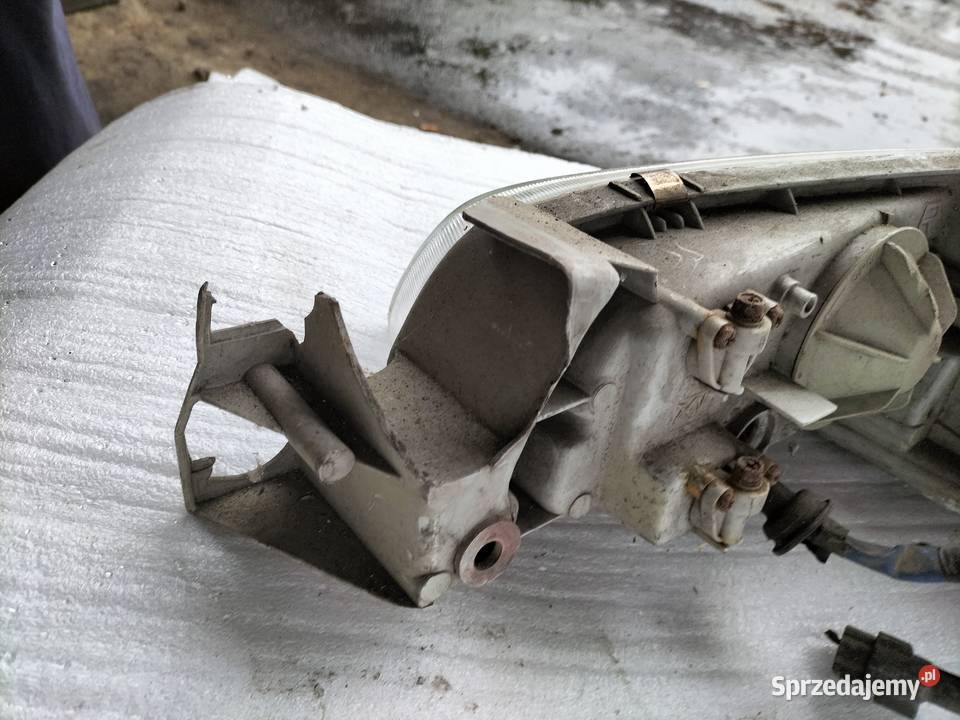 Mazda 626 GE 19921996 LAMPA PRZÓD PRZEDNIA PRAWA Kamień-Kolonia