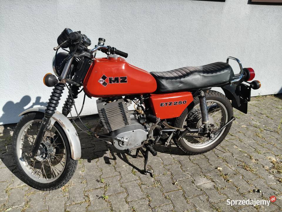MZ ETZ 250 1986r z dokumentami biała tablica