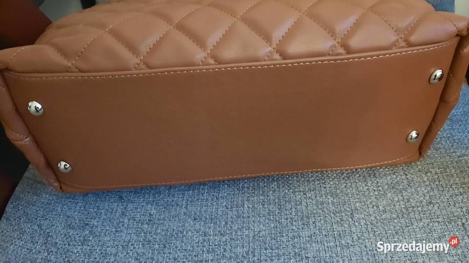 Torebka na ramię Chanel A4