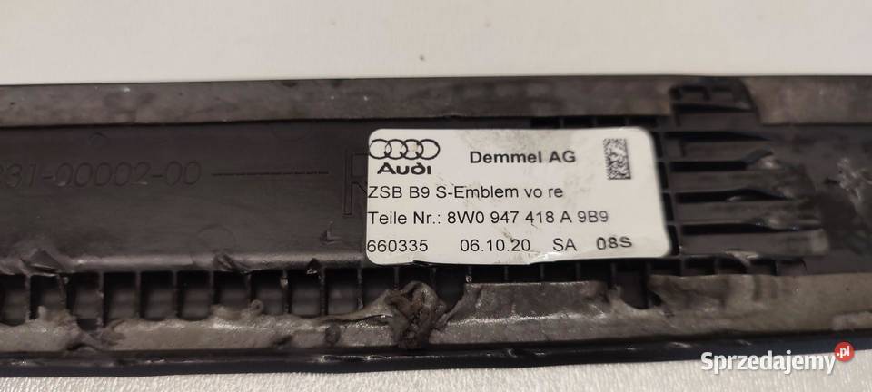 AUDI A4 B9 LISTWA NAKŁADKA PROGOWA PRAWA