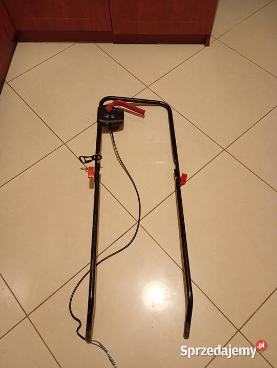 Uchwyt do kosiarki elektrycznej z wyłącznikiem