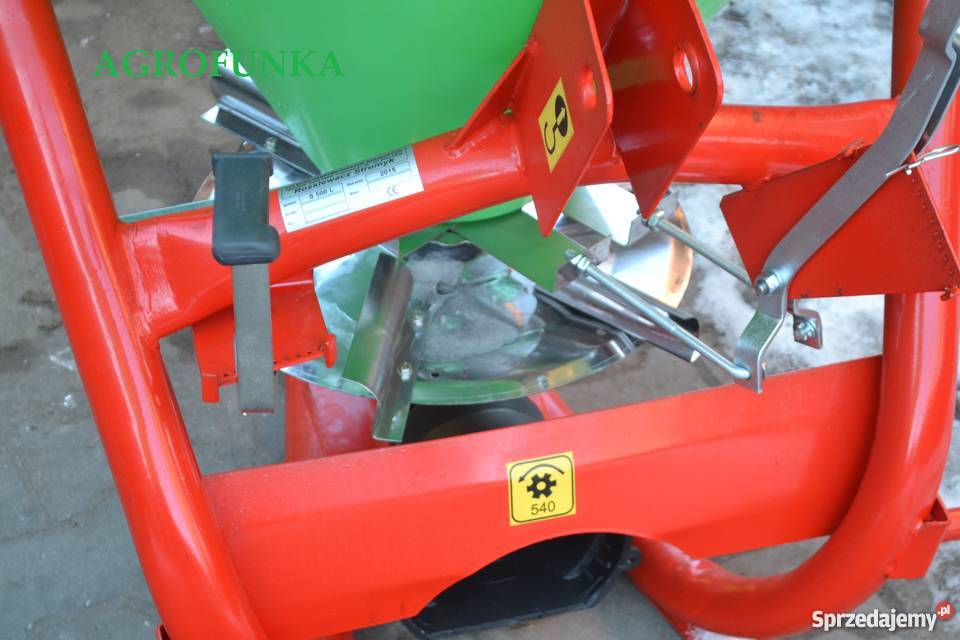 Rozsiewacz lejek lej jednotarczowy Strumyk 500L