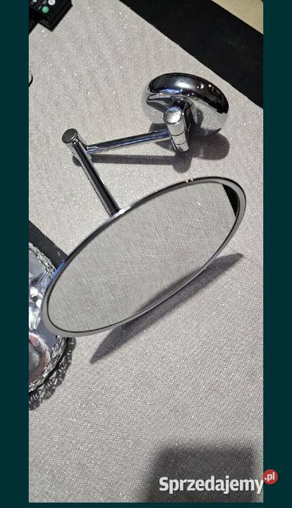 Lusterko kosmetyczne na ruchomym ramieniu