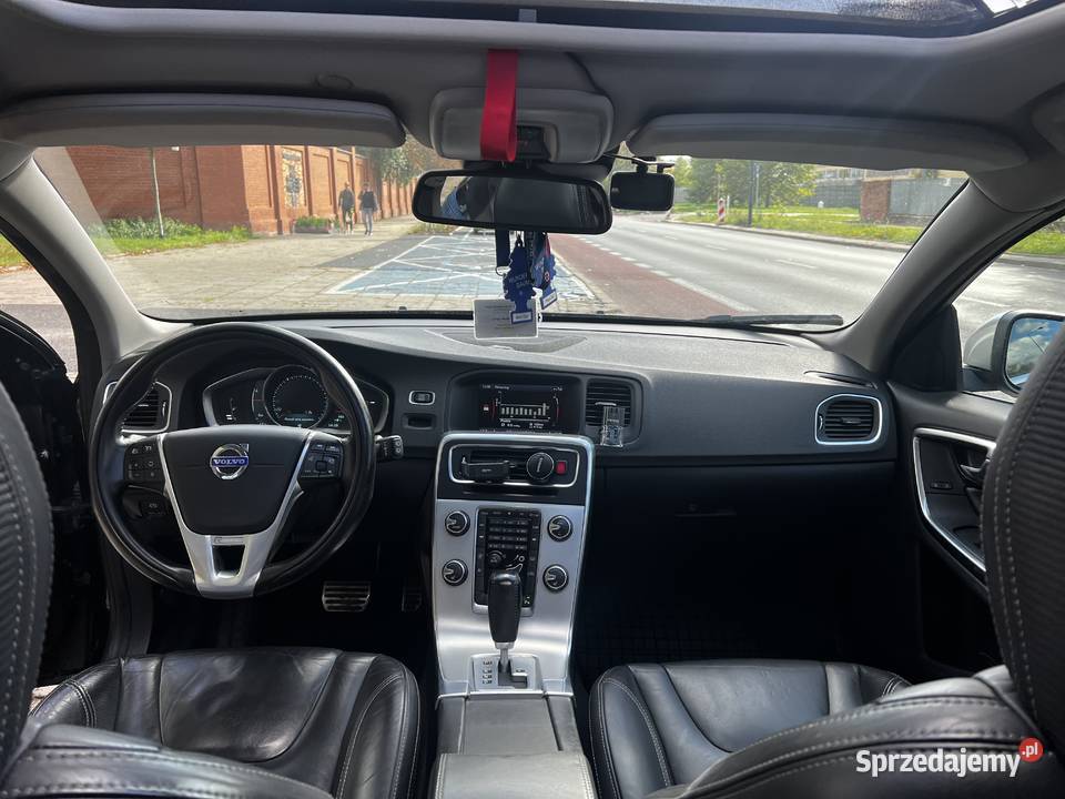 Volvo V60 D5 AWD RDesign Webasto szyberdach kurtyny powietrzne Warszawa