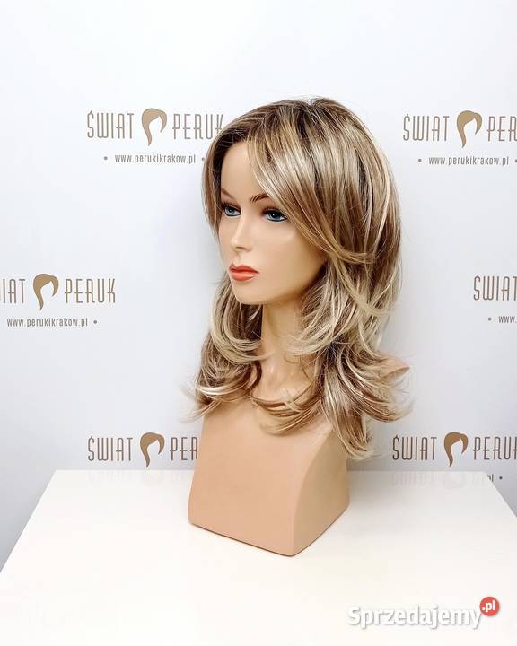 Długa falowana peruka syntetyczna Piekoszów