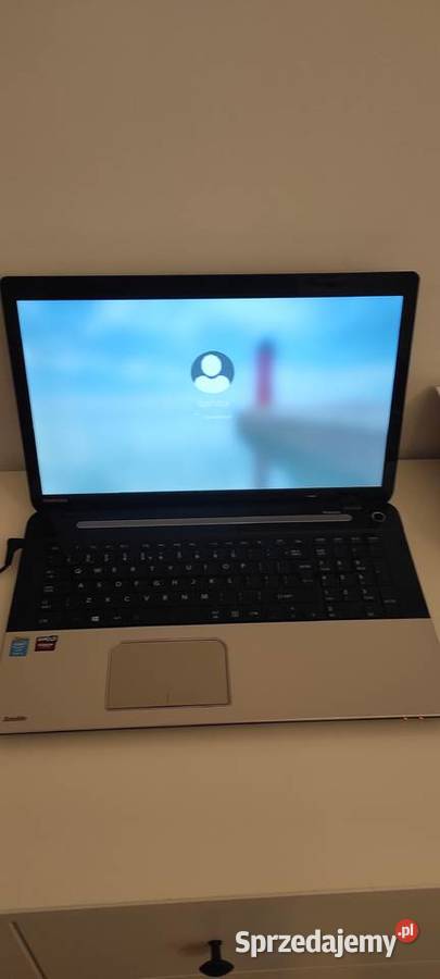 Laptop Toshiba Satellite L70B10W i3 750GB Win10 błyszcząca małopolskie Oświęcim