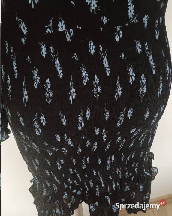 Czarna sukienka z baskinką kwiaty długa Krosno