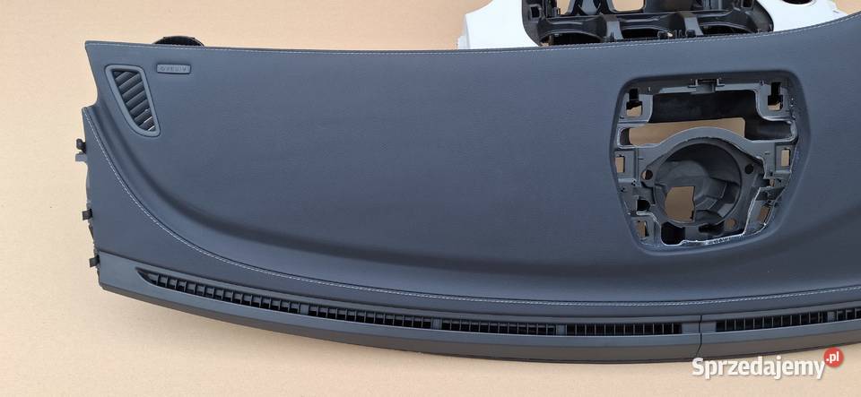 MERCEDES CKLASA W205 KONSOLA DESKA ROZDZIELCZA Bieleń