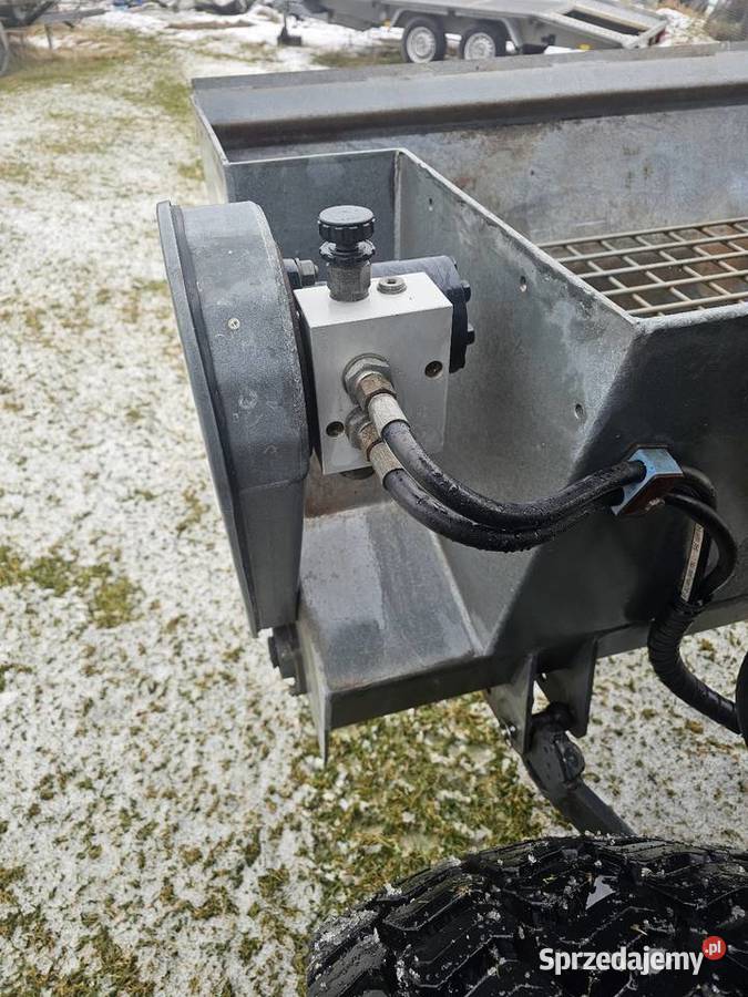 Posypywarka samozaładowcza piasku soli Fjaras Sosnowa