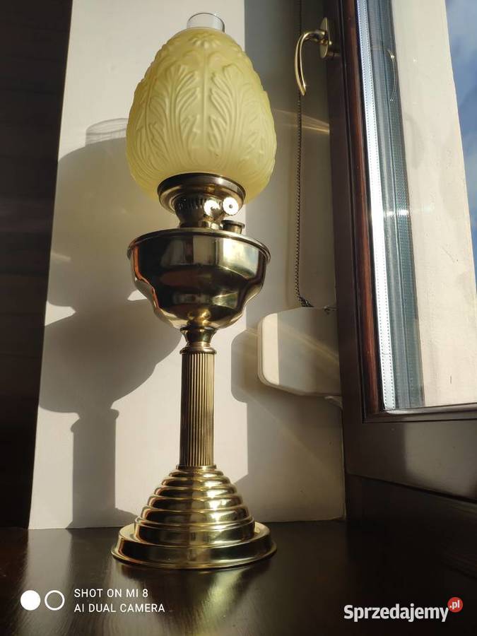 Ogromna wiktoriańska mosiężna lampa naftowa