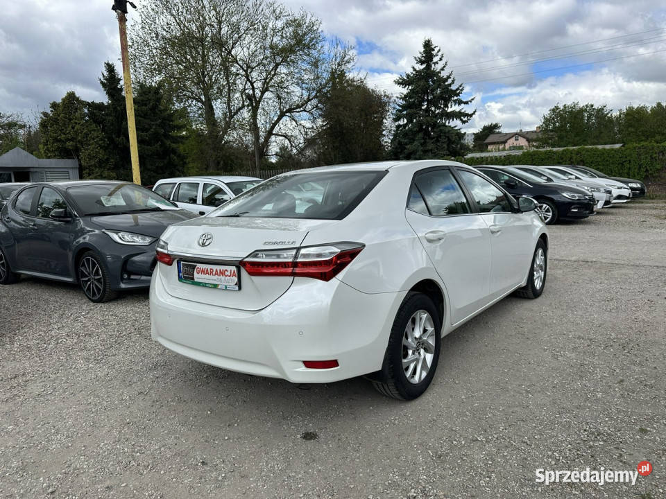 Toyota Corolla 16 benzynaBiała perłaKamera wspomaganie kierownicy
