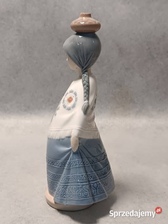 LLADRO seria NAO 359 Porcelanowa Figura Chiquita Zakopane