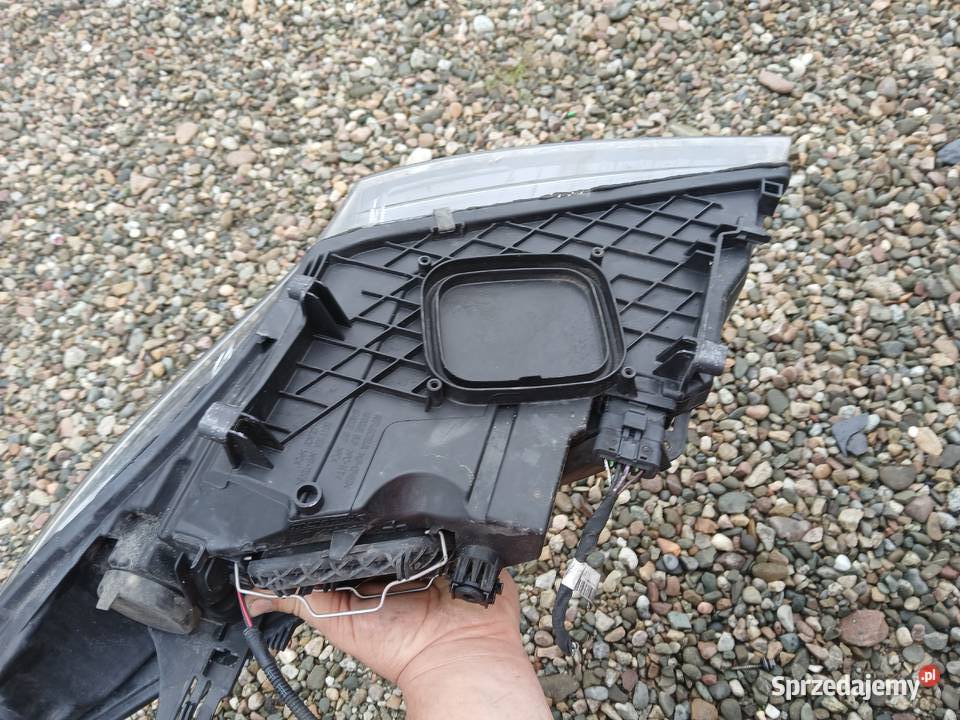 Lampa prawa Renault Megane III lift 13r EU Lampy przednie