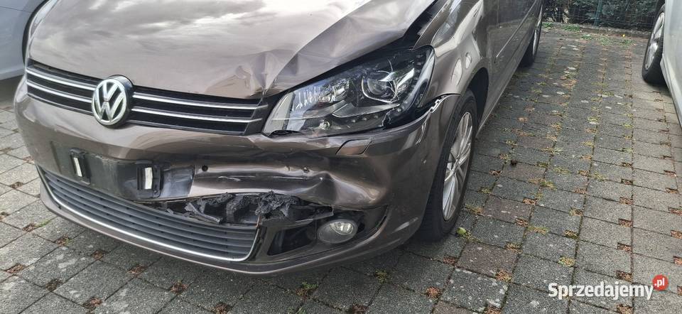 Ładny Volkswagen Touran II generacja 2012 Krośniewice