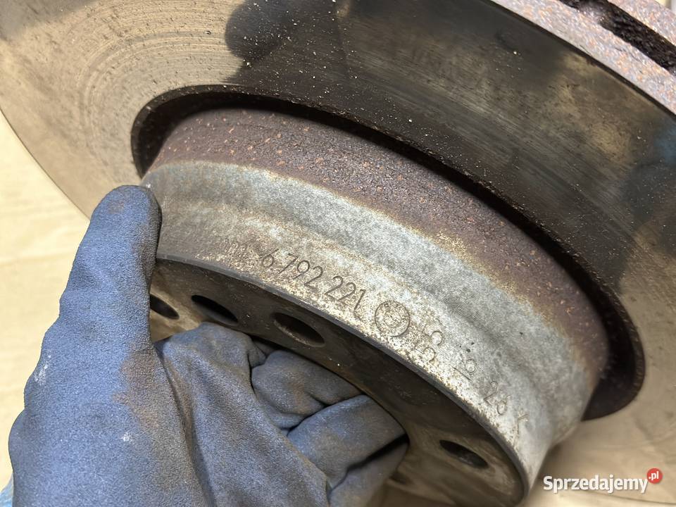 BMW F30 30d przednie tarcze hamulcowe klocki Pleszew
