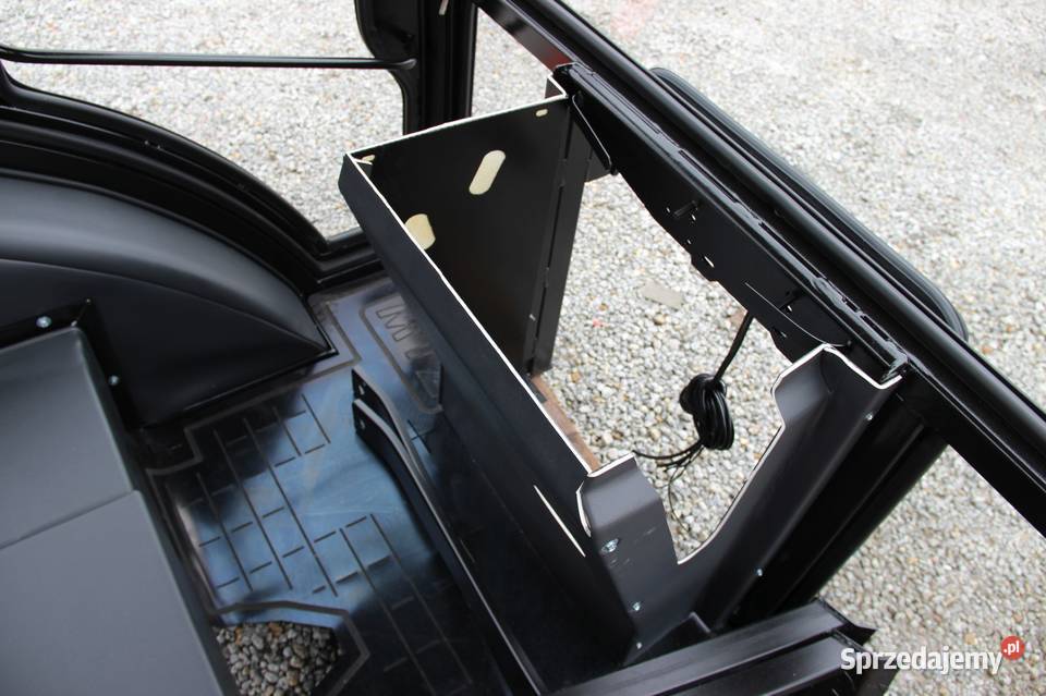 Kabina ciągnikowa do ciągnika MTZ 80 82 kabiny z kujawsko-pomorskie Rogóźno