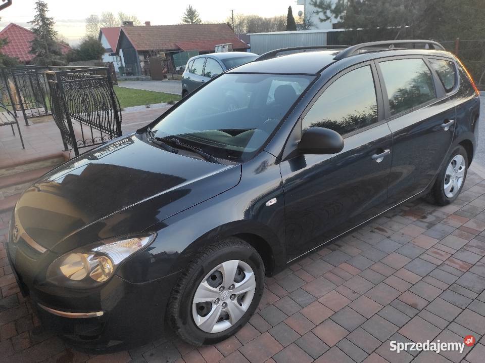 Hyundai i30 CW 14 16V 109 120000 2009 z Niemiec sprowadzony sprzedam