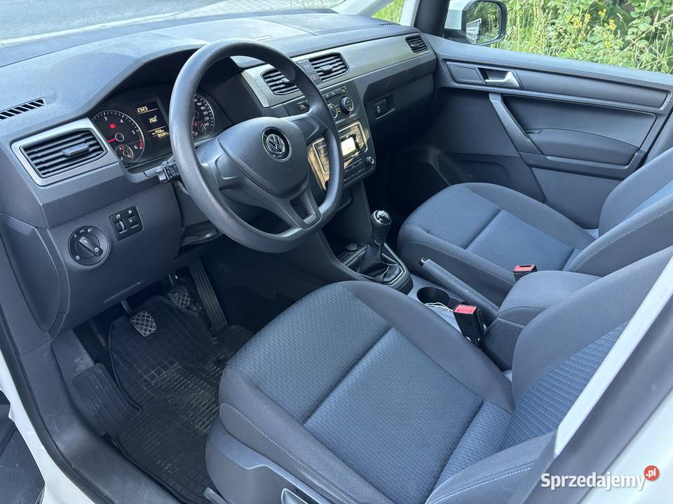 VW Caddy Maxi LONG 20 TDI 140 SERWISOWANY Rok produkcji 2016