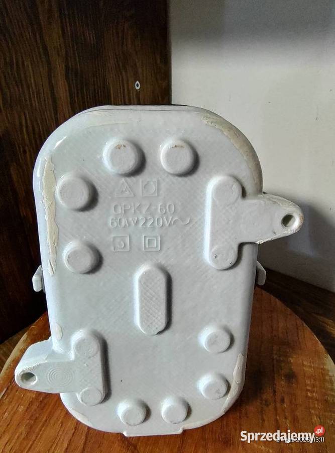 Lampa przemysłowa kanałowa OPKZ 60 PRL oprawa Przeczów