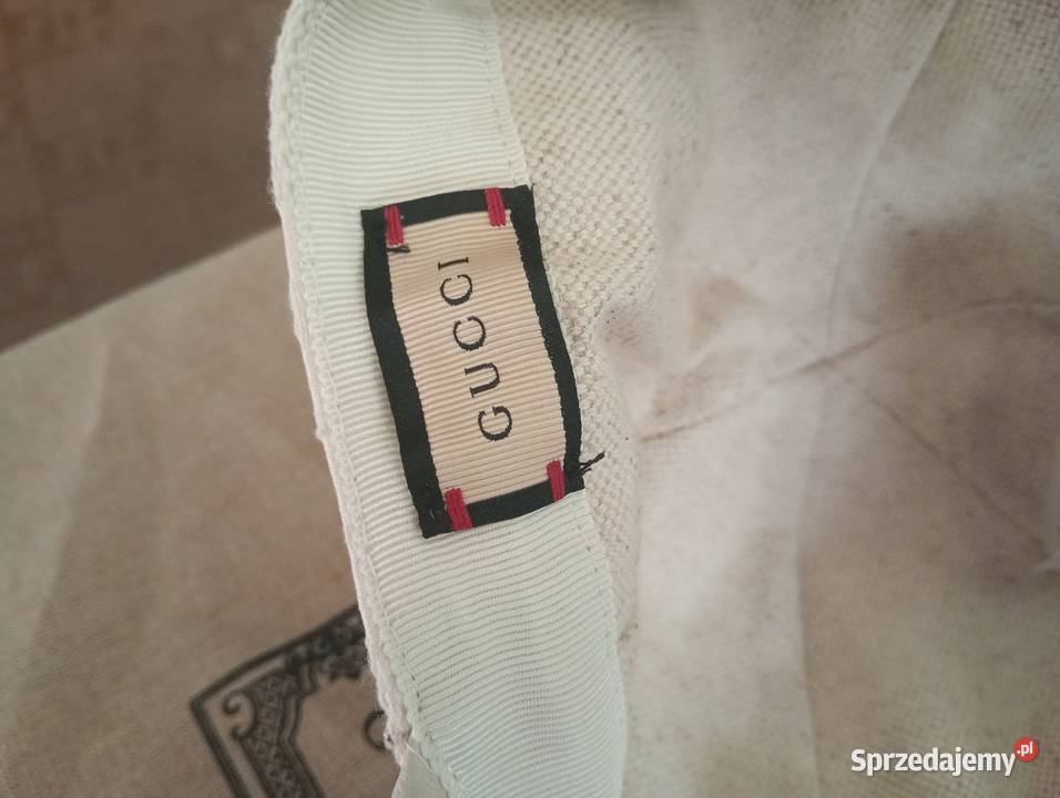 Biała czapka Gucci