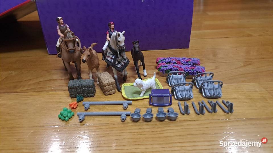 Sprzedam dziecięcą zabawkową stadninę koni mazowieckie Otwock sprzedam