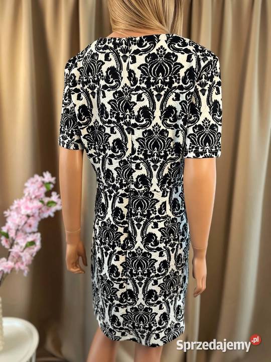 Collection London sukienka białoczarna ornament Rozmiar 42(XL) mazowieckie Augustówka
