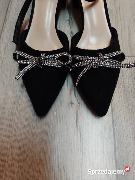 40 Czarne bogato zdobione czółenka wieczorowe z