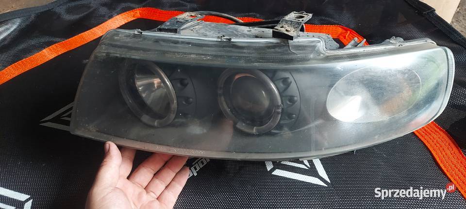 Lampy przód seat leon 1m osobowe