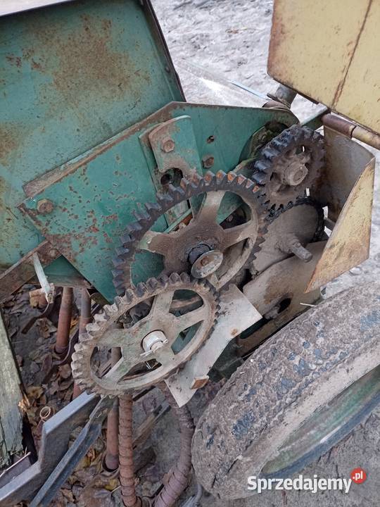 Siewnik Poznaniak 3m nieuszkodzony Siewniki i sadzarki Siewniki i sadzarki Komorowo