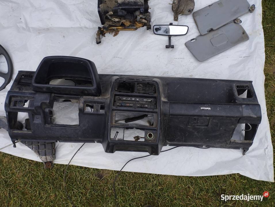 Deska rozdzielcza Suzuki Vitara 1 3D lubelskie Majdan Łuczycki