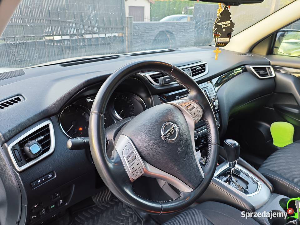 Nissan Qashqai Rok produkcji 2015 Dominów