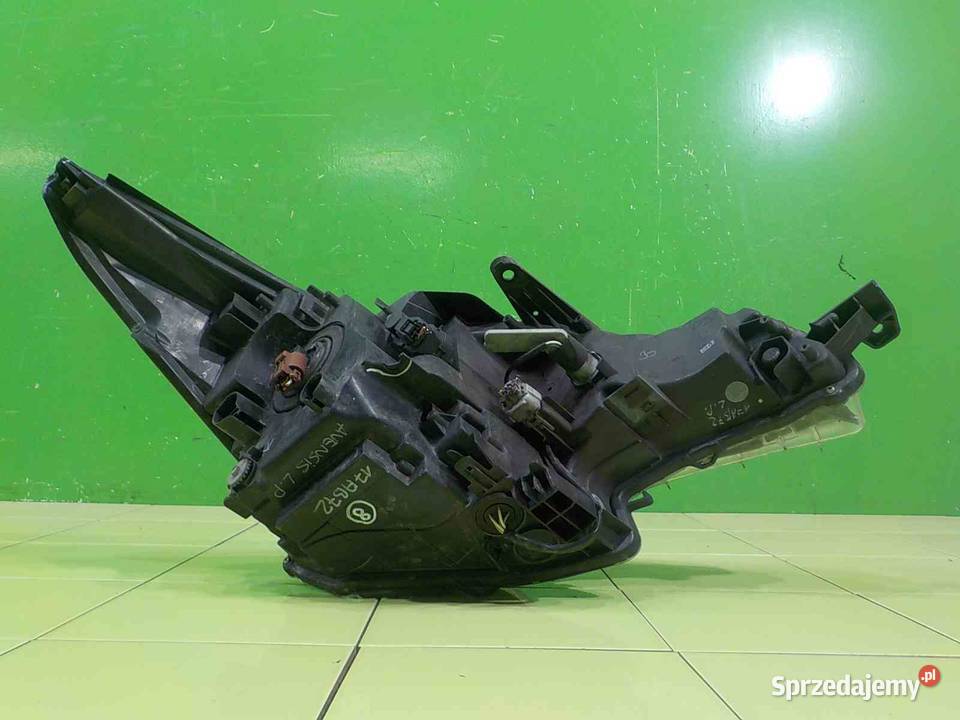 TOYOTA AVENSIS T27 T29 III LIFT II 17r lampa sprzedam