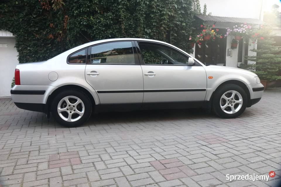 VW Passat JEDYNY TAKI Czarne tablice pierwszy Łaziska sprzedam