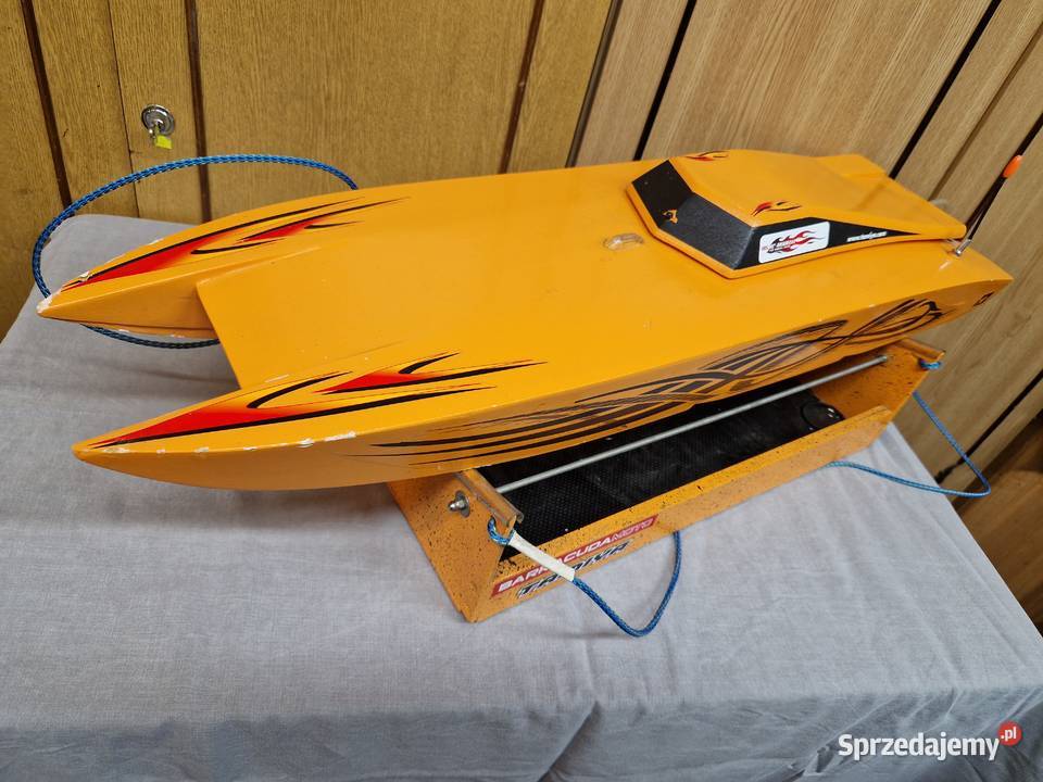 Łódź Wyścigowa Z Napędem Elektrycznym Szczebrzeszyn