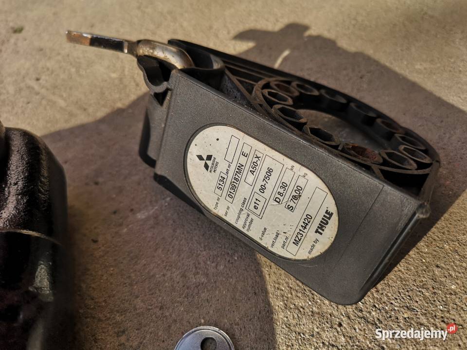 Hak wypinany Thule z mitsubishi ASX z kluczylami Katowice