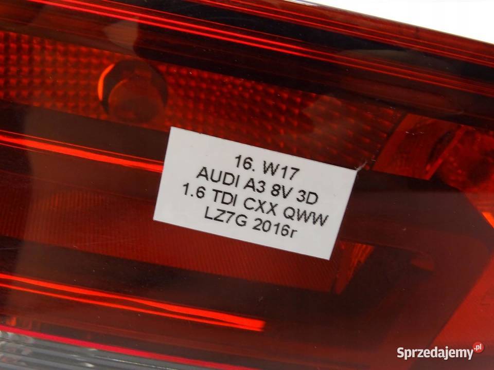 LAMPA LEWA LEWY TYŁ TYLNA W KLAPE AUDI A3 8V 3D