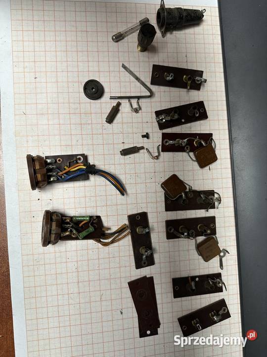 Elementy Podstawka i inne starego Radia Z338 śląskie Czechowice-Dziedzice