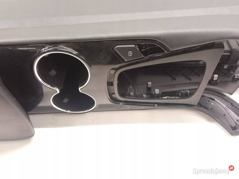 TUNEL ŚRODKOWY PODŁOKIETNIK PANEL NAWIEWU TYŁ Rok produkcji 2015