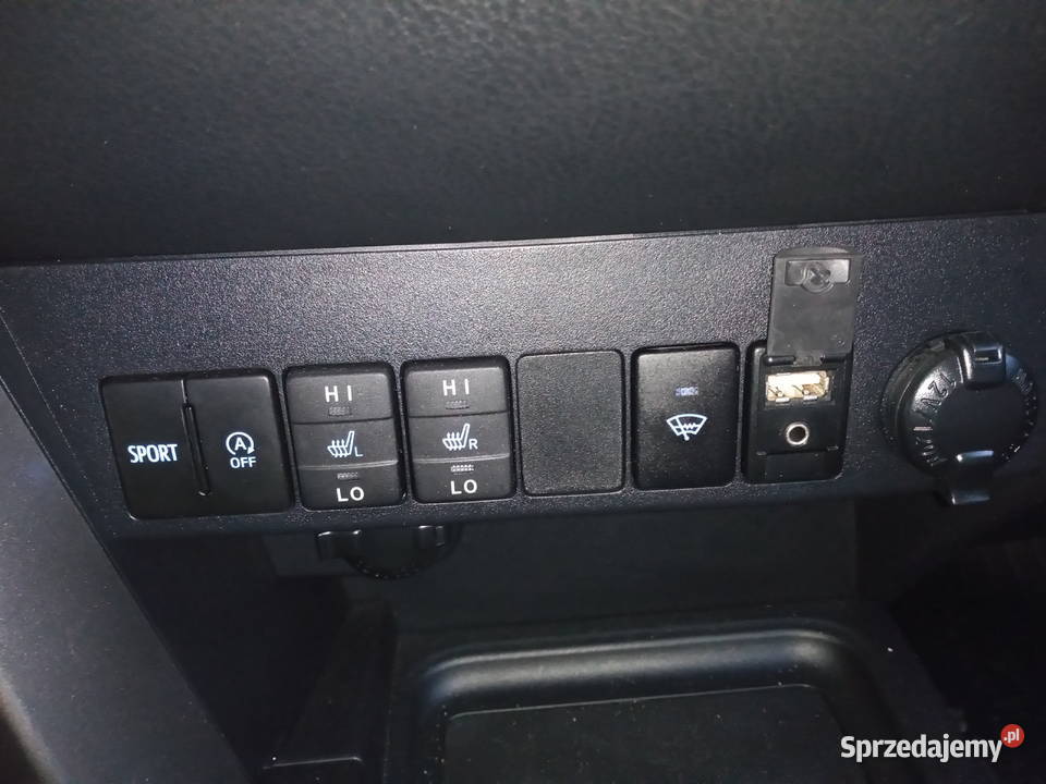 toyota rav4 salon Polska wyposażenie Łódź